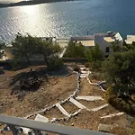Kaloniki & Hotel