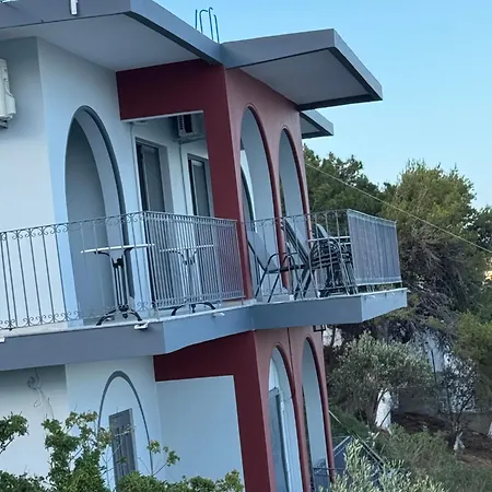 Kaloniki & マスーリー