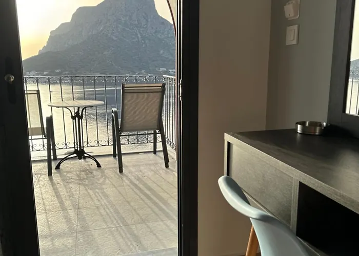 Kaloniki & 3* 마소우리