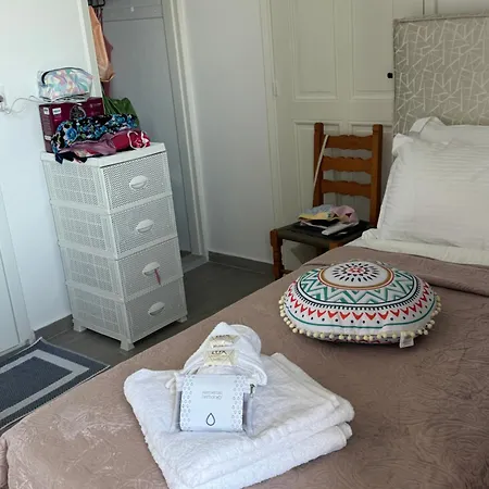 Kaloniki & Couette-café 3*