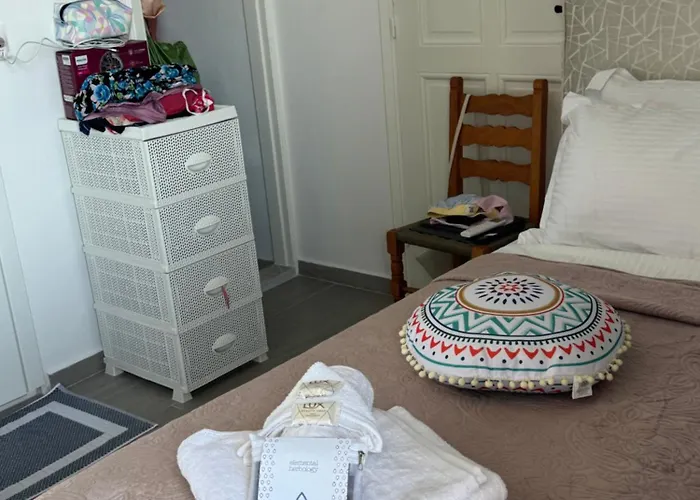 Kaloniki & Bed & Breakfast 3*